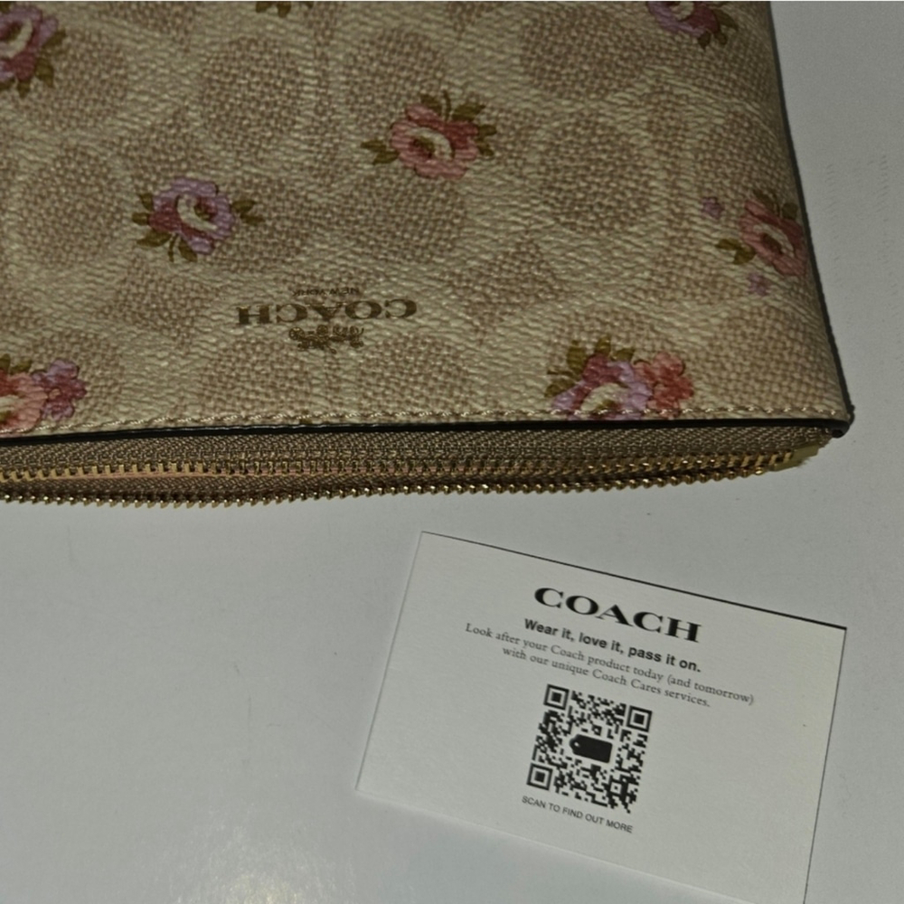 Coach Corner Zip Wristlet In Signature Canvas Floral Print Cream And Pink NWT - Picture 6 of 8